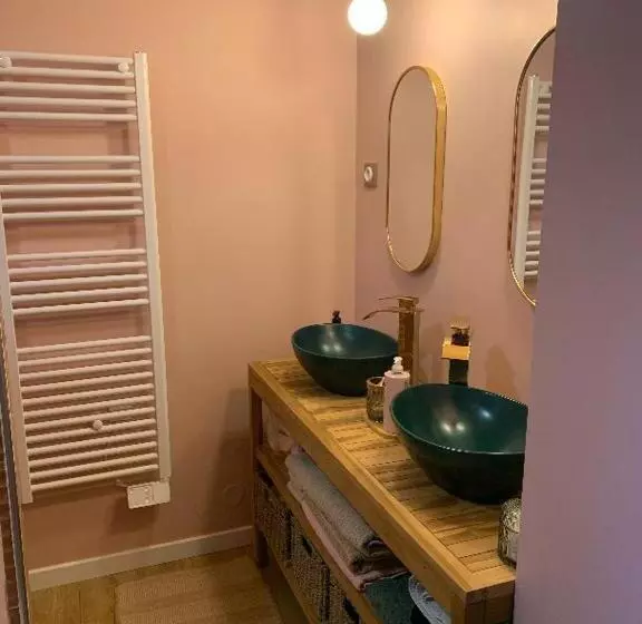 پانسیون The Home Privacy