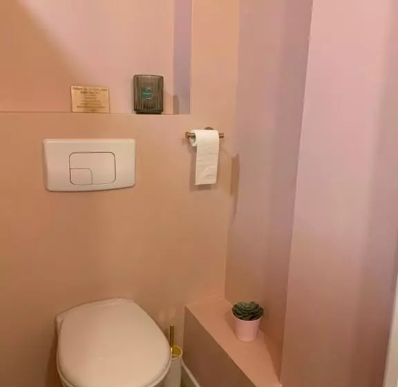 پانسیون The Home Privacy