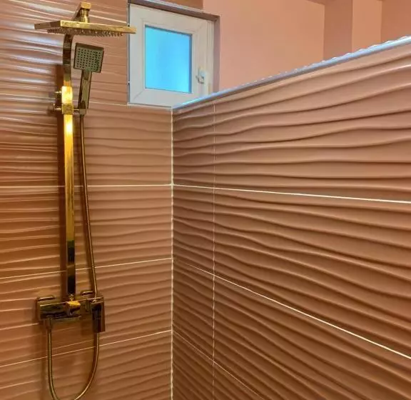 پانسیون The Home Privacy