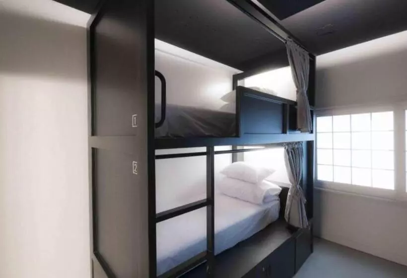 ユースホステル Canvas Black Guesthouse