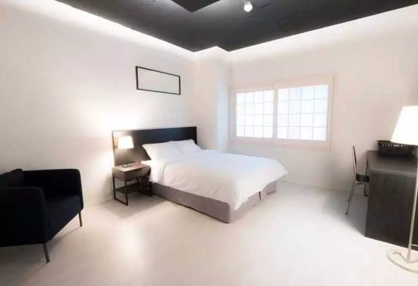 ユースホステル Canvas Black Guesthouse