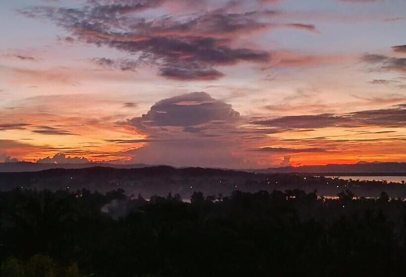 צימר Loony Cafe & Guesthouse