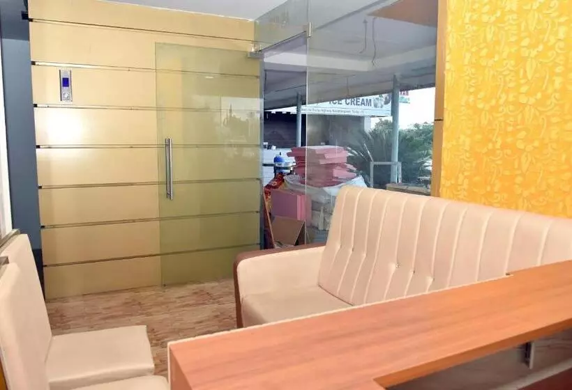 ホテル Ariyabhavan Rooms Trichy