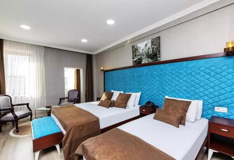 Hotelli Astro Suitess