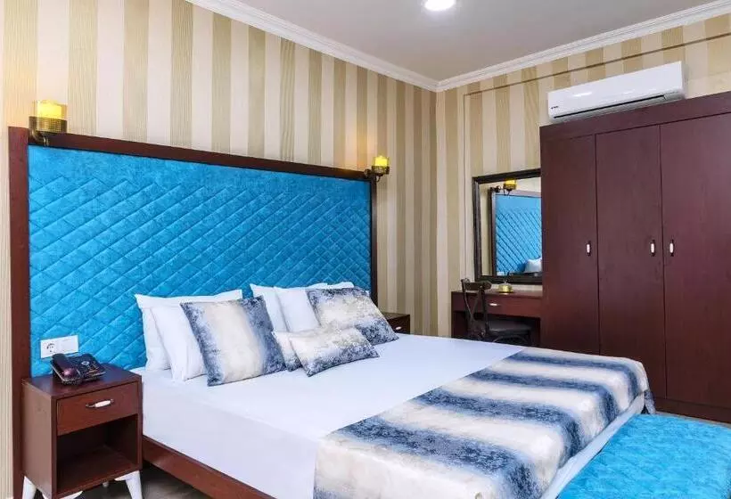 Hotelli Astro Suitess