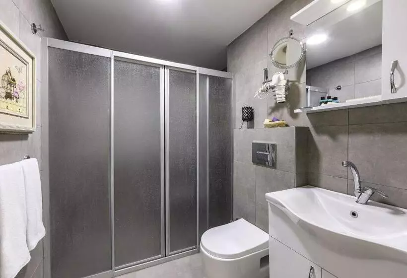 Hotelli Astro Suitess