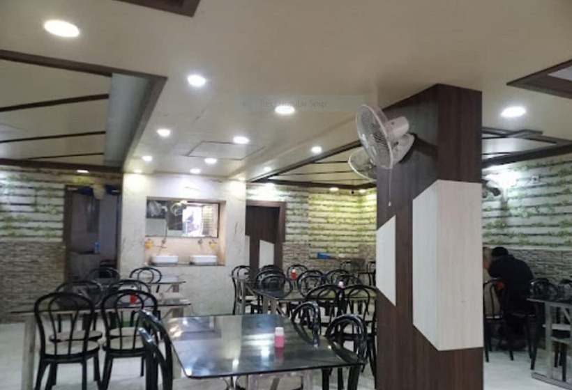 בית מלון כפרי Binapani Deluxe 1