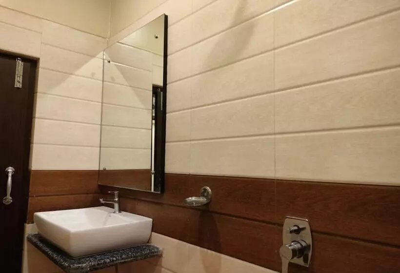 ホテル Binapani Deluxe 1