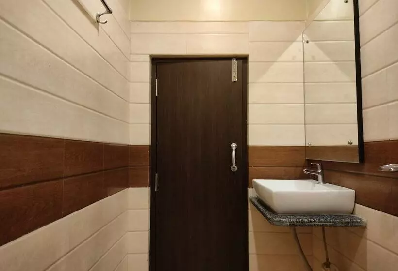 ホテル Binapani Deluxe 1