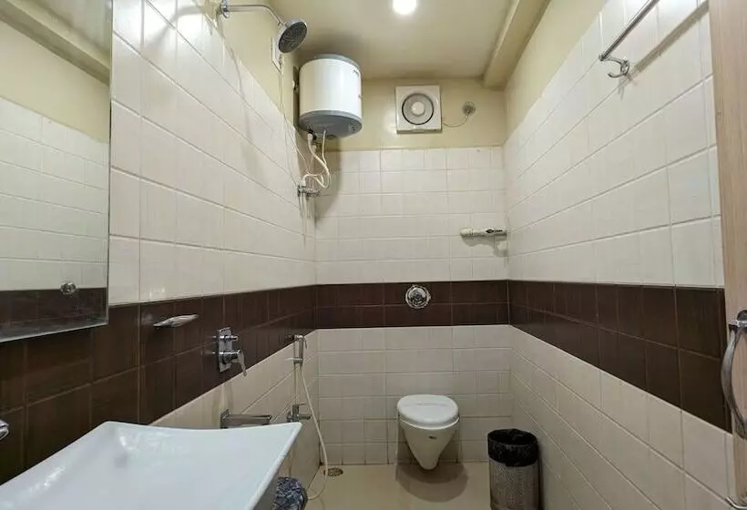 ホテル Binapani Deluxe 1