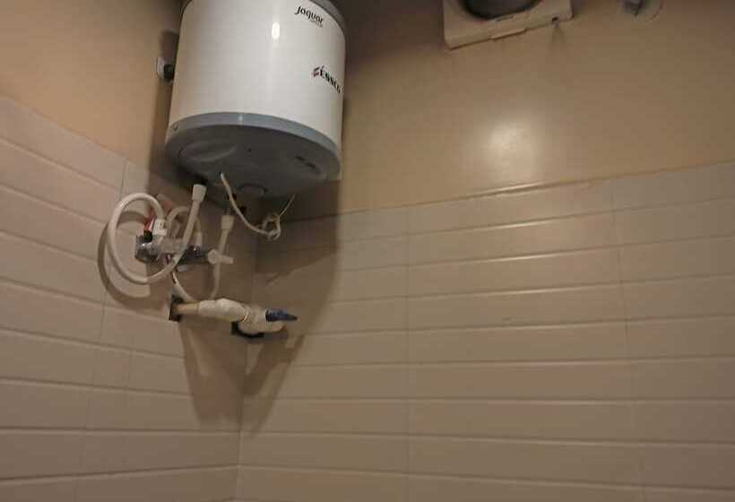 בית מלון כפרי Binapani Deluxe 1