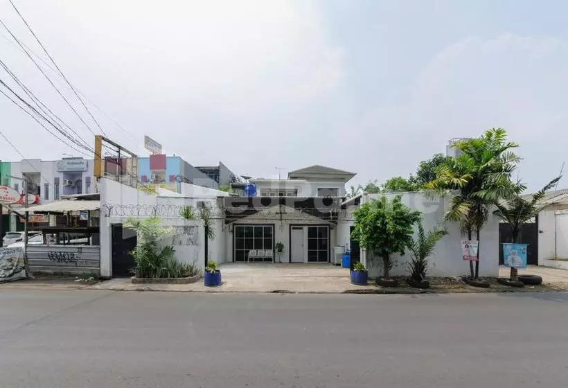 ホテル Bintaro Guest House Near Rs Pondok Indah Bintaro Redpartner