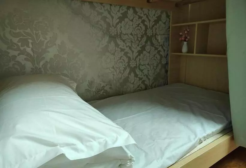 カプセルホテル Haven Youth Hostel