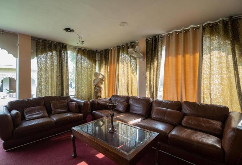 Hotel Fort Beejwar Chauhan By Aayams Neemrana