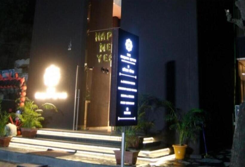 Отель Harison Royale, Wardha