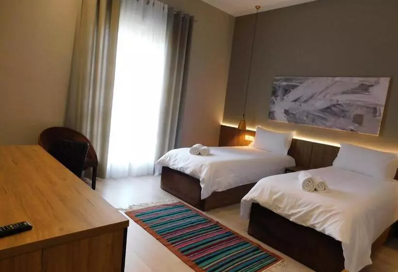 Mik Hotel Korce