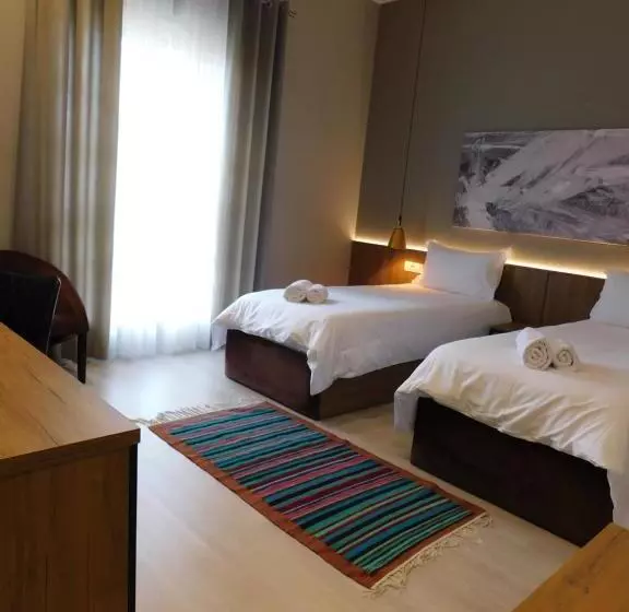 Mik Hotel Korce