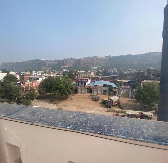 Hotel Paradise Residency And Cafe