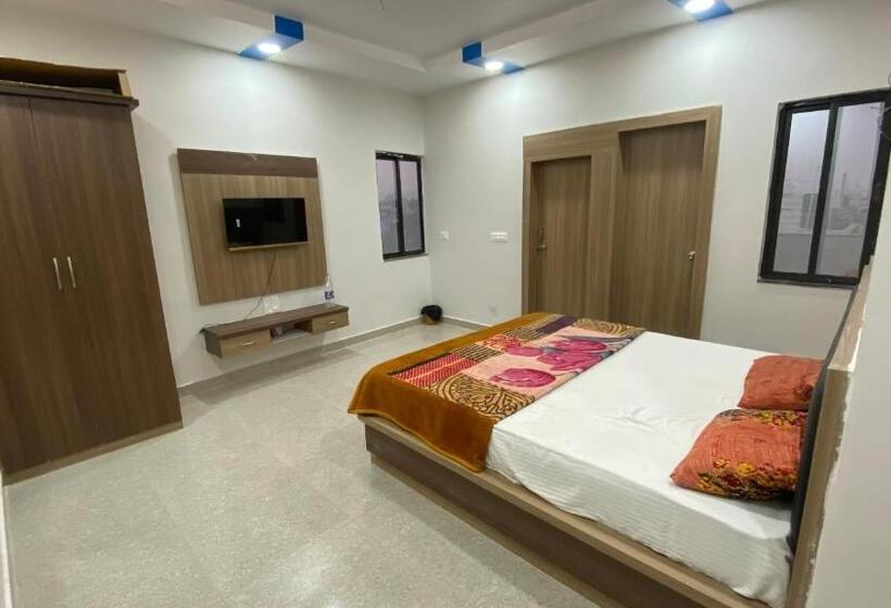 Hotel Paradise Residency And Cafe