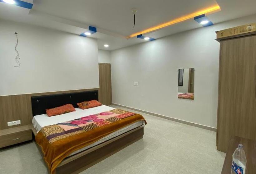 Hotel Paradise Residency And Cafe