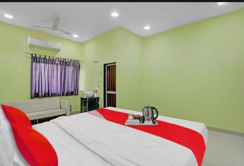 ホテル Prasad Enclave