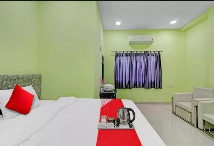 ホテル Prasad Enclave