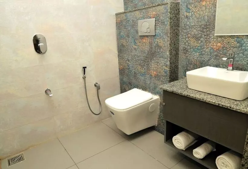 Hotel Radhika
