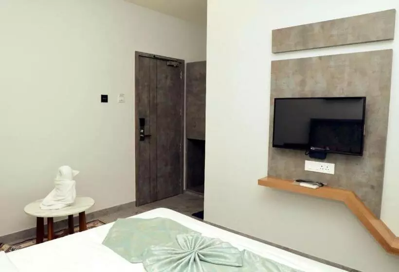 Hotel Radhika