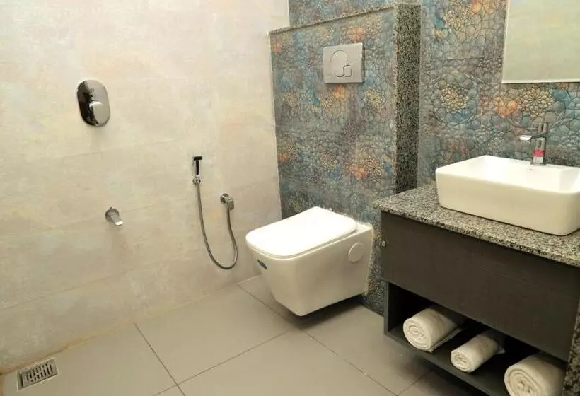 Hotel Radhika