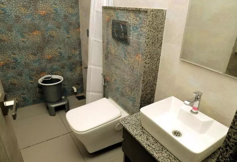 Hotel Radhika