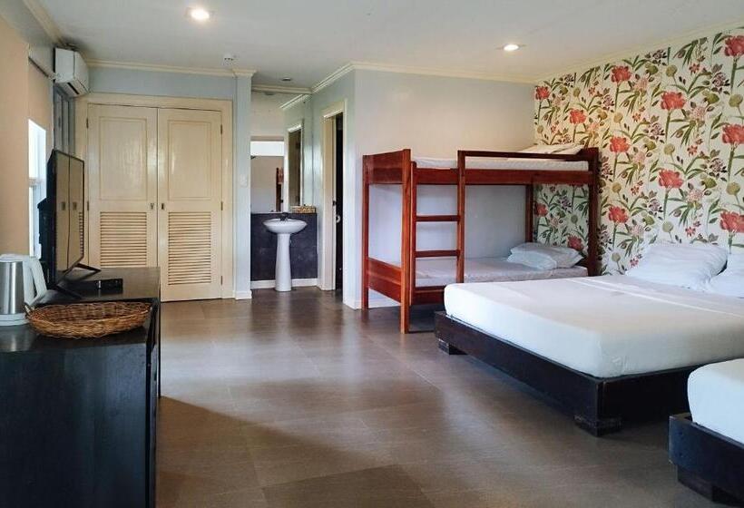 ホテル Reddoorz @ Padi Beach Resort Oton Iloilo