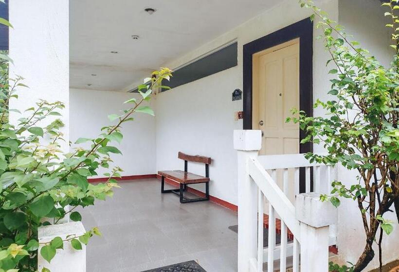 ホテル Reddoorz @ Padi Beach Resort Oton Iloilo