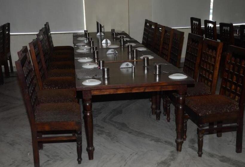 ホテル Royal Fort Chandwaji