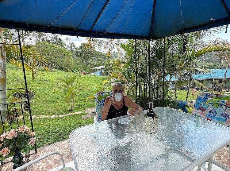 Отель Sary House By Anne Spa