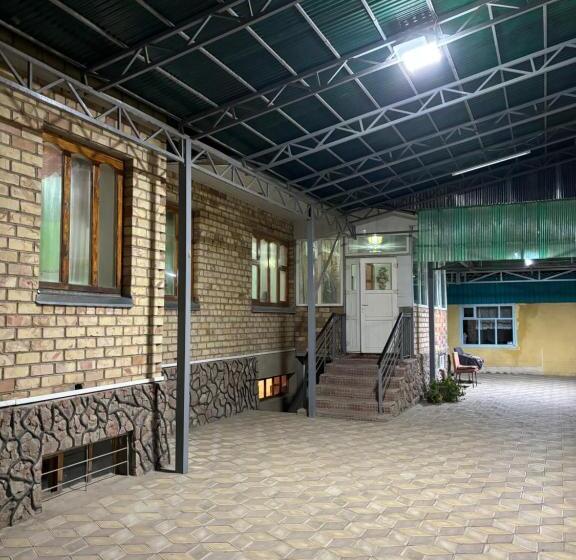 پانسیون Turguest House In Jeti Oguz