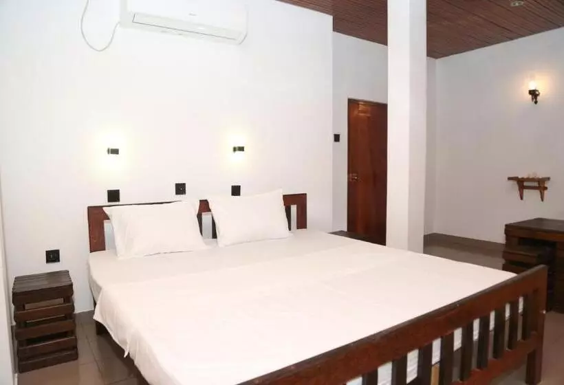 Majatalo Wave Crest Residence