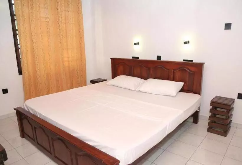 Majatalo Wave Crest Residence