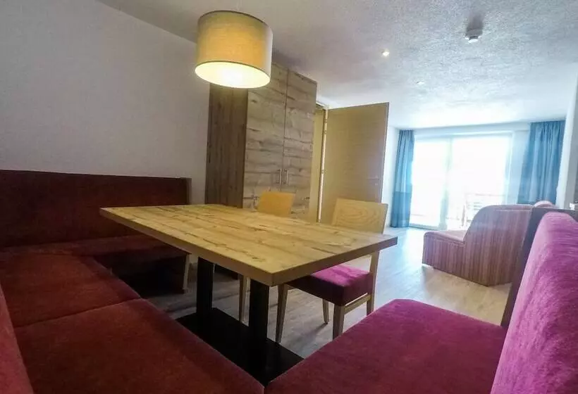Collina Hotel Garni