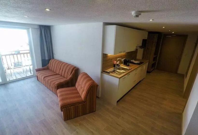 Collina Hotel Garni