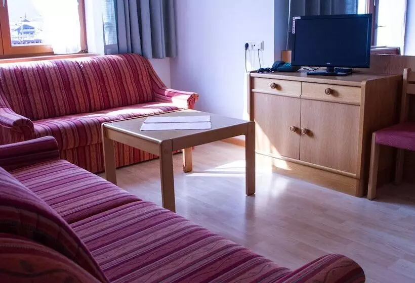 Collina Hotel Garni