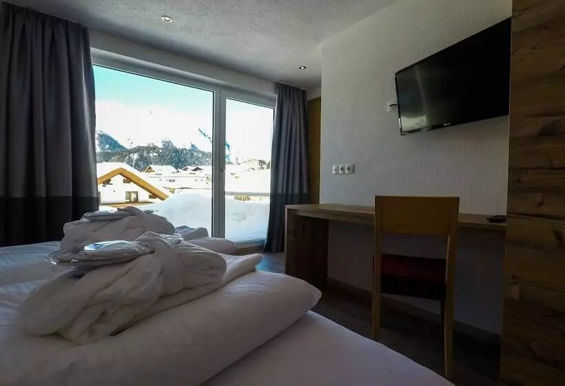 Collina Hotel Garni