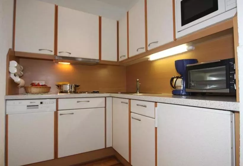 هتل Apart Haus & Pizzeria Rustica