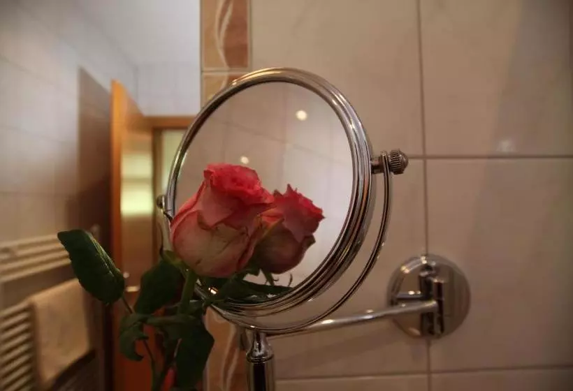 هتل Apart Haus & Pizzeria Rustica