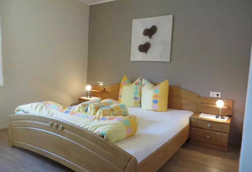 هتل Apartment Pfister
