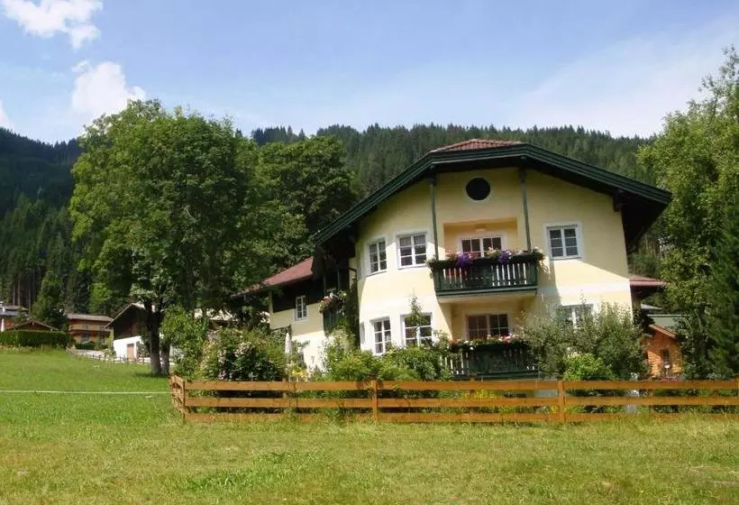ホテル Apartments Geistlinger