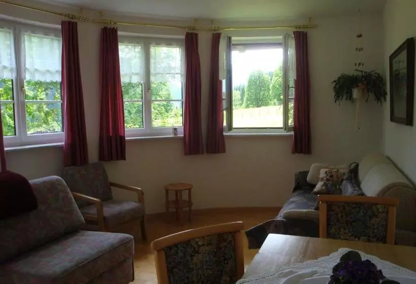 ホテル Apartments Geistlinger