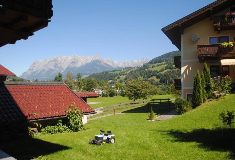 Отель Familien-bauernhof Neumoar