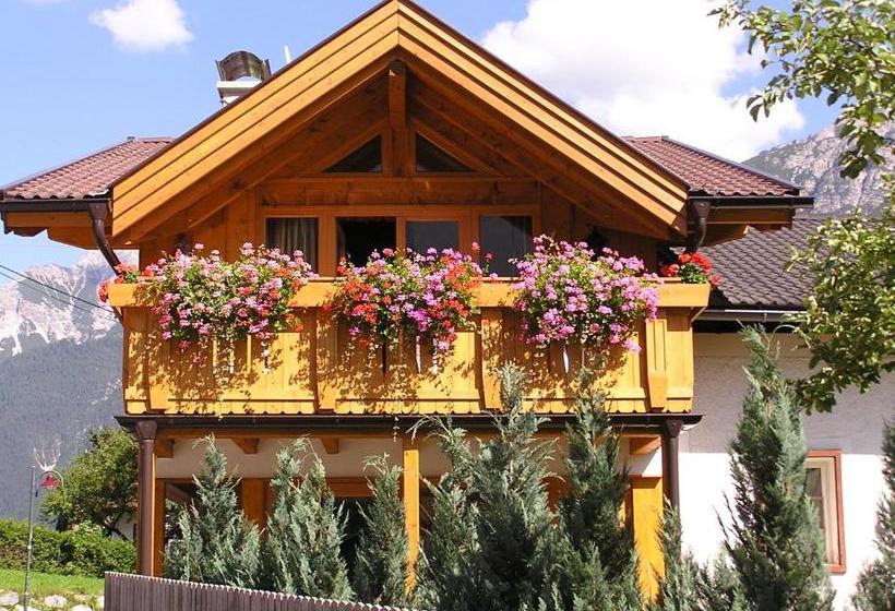 فندق Ferienhaus Artho - Ortszentrum