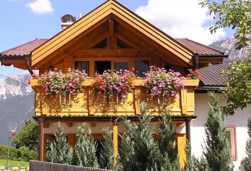 ホテル Ferienhaus Artho - Ortszentrum