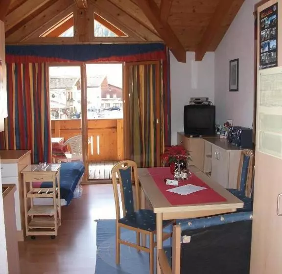 ホテル Ferienhaus Artho - Ortszentrum